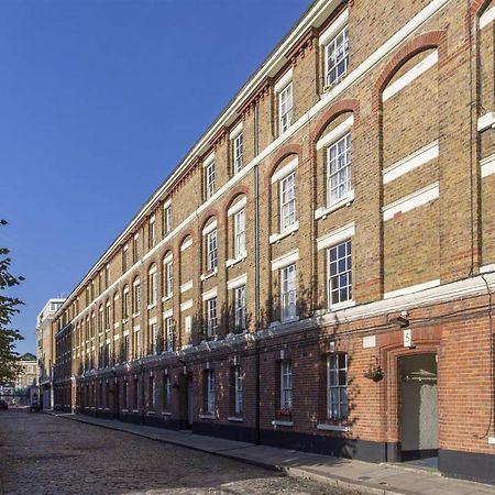 Traditional Victorian 2 Bed In Cobbled Street + Mod Cons - Full Home Londen Buitenkant foto