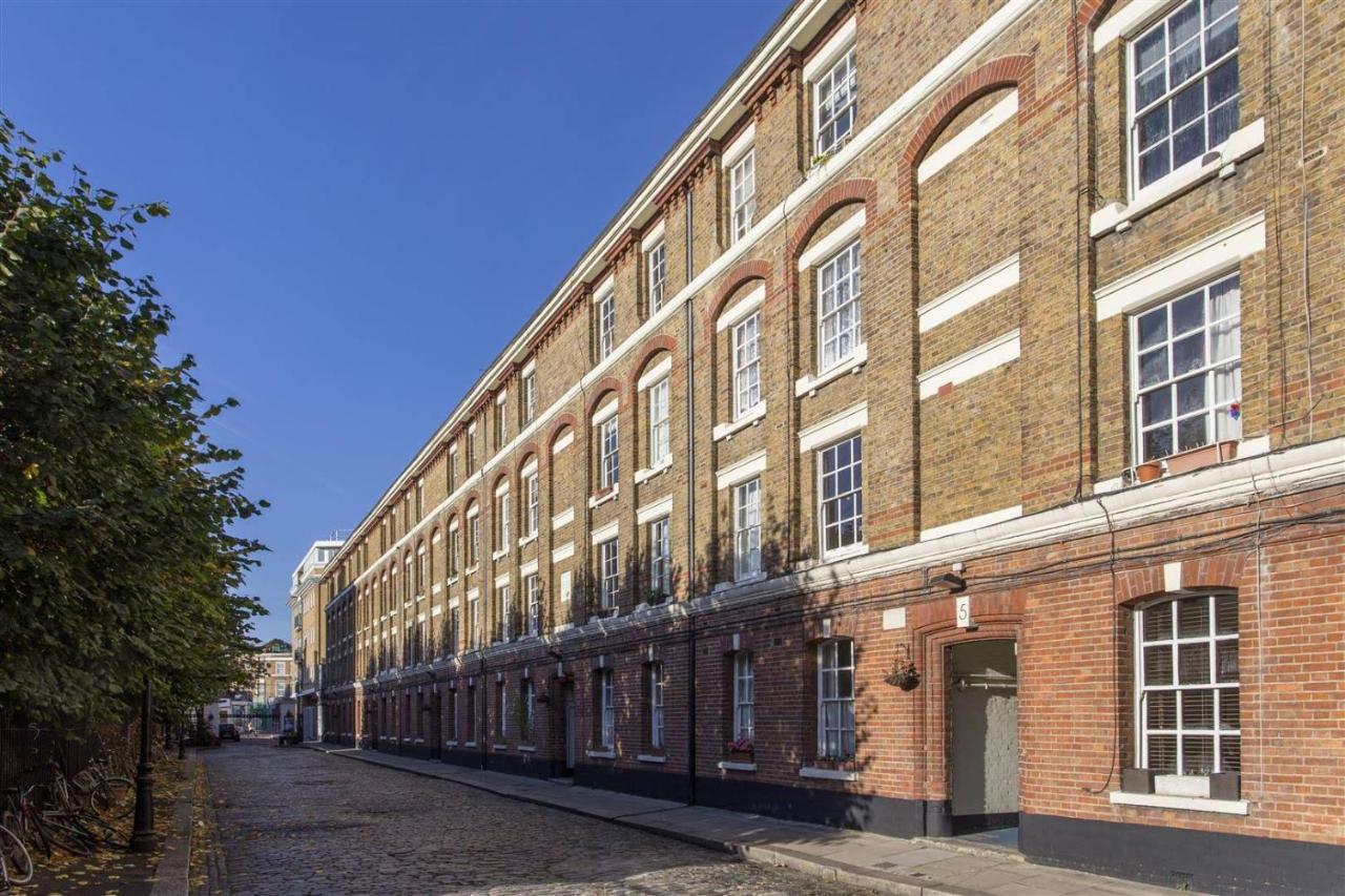 Traditional Victorian 2 Bed In Cobbled Street + Mod Cons - Full Home Londen Buitenkant foto